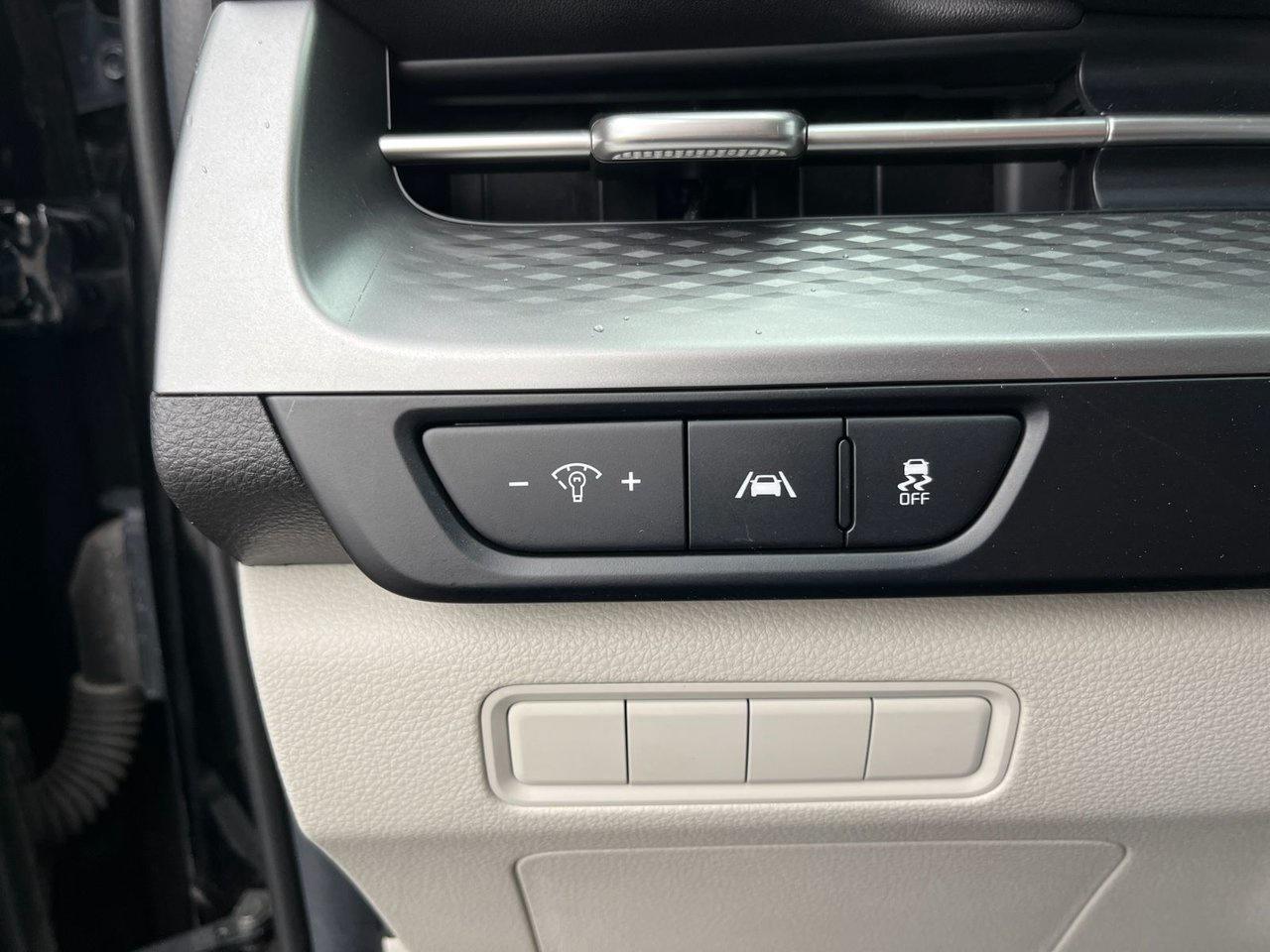 2022 Kia Carnival LX FWD Photo