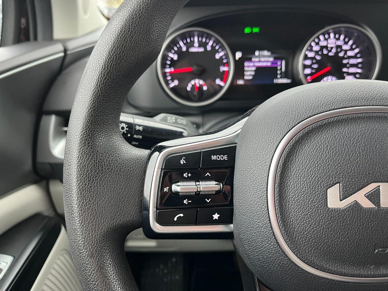 2022 Kia Carnival LX FWD Photo