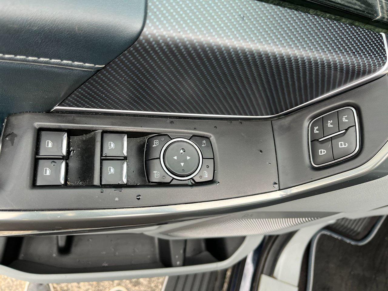 2022 Ford F-150 Limited 4WD SuperCrew 5.5' Box Photo