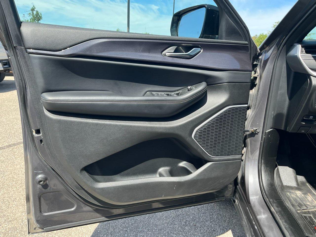 2021 Jeep Grand Cherokee L ALTITUDE 4X4 Photo