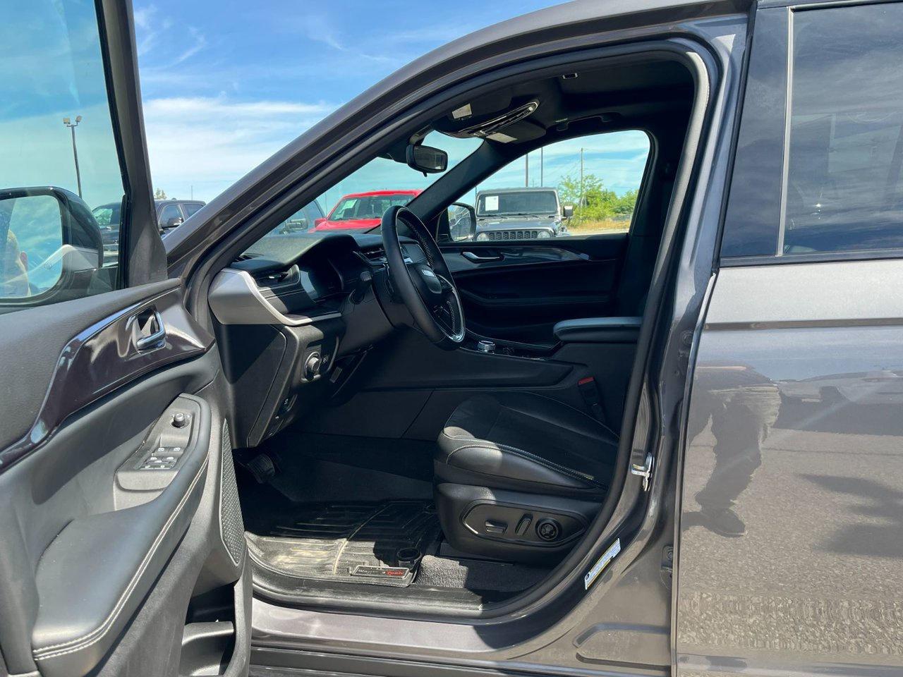 2021 Jeep Grand Cherokee L ALTITUDE 4X4 Photo