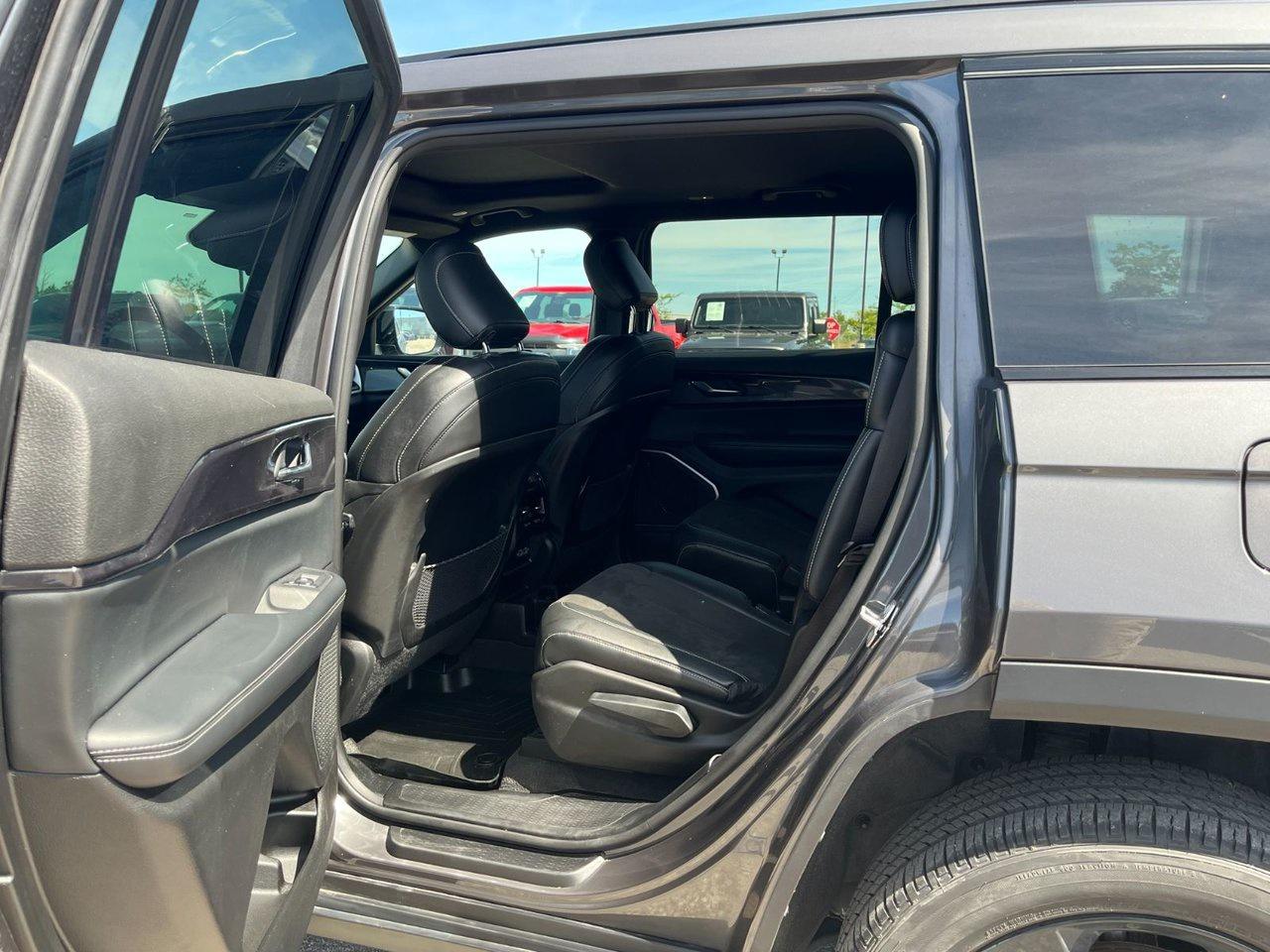 2021 Jeep Grand Cherokee L ALTITUDE 4X4 Photo