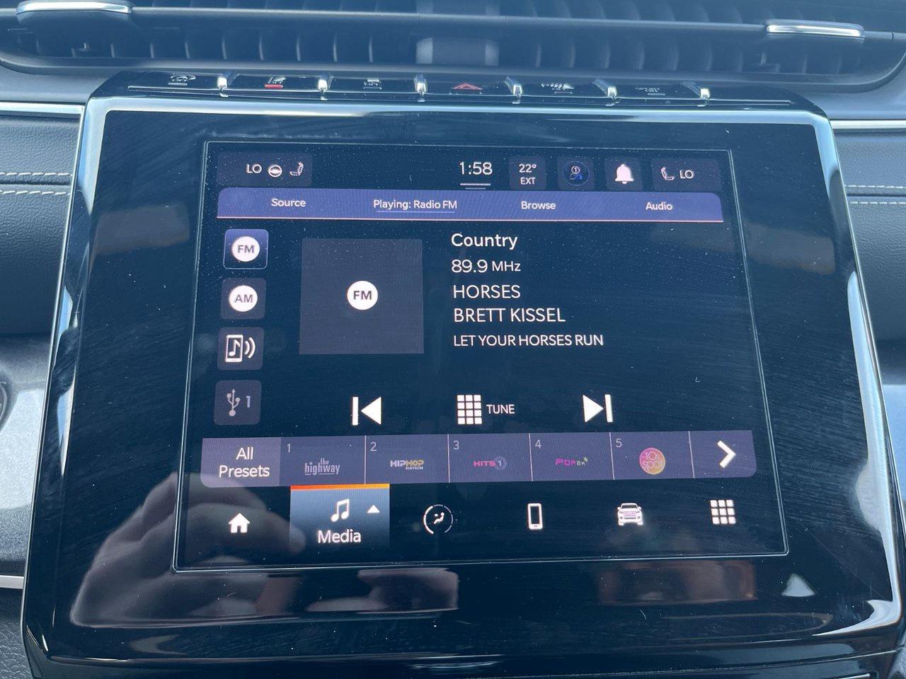 2021 Jeep Grand Cherokee L ALTITUDE 4X4 Photo