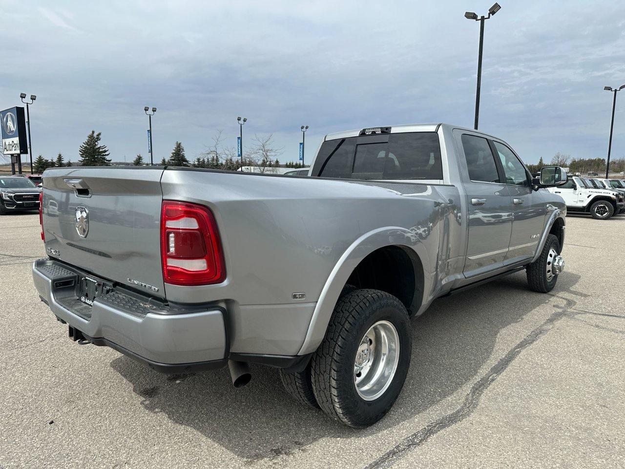 2022 RAM 3500 Dually Limited 4x4 Crew Cab 8' Box Photo4