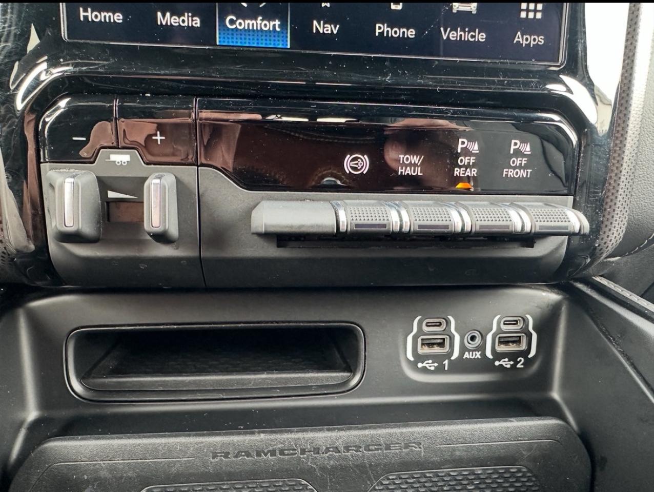 2022 RAM 3500 Dually Limited 4x4 Crew Cab 8' Box Photo