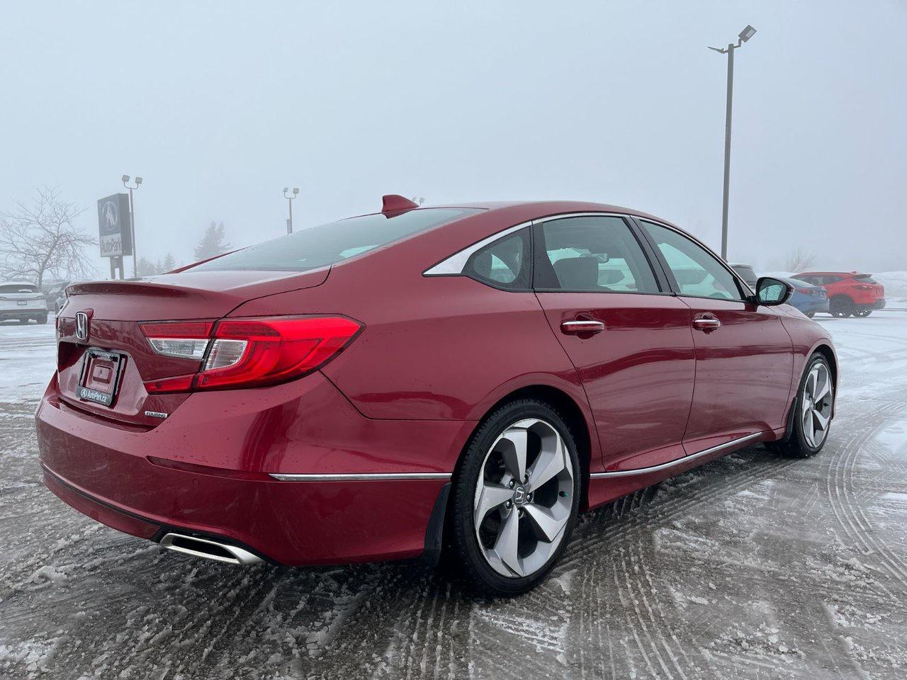 2018 Honda Accord Sedan Touring CVT Photo