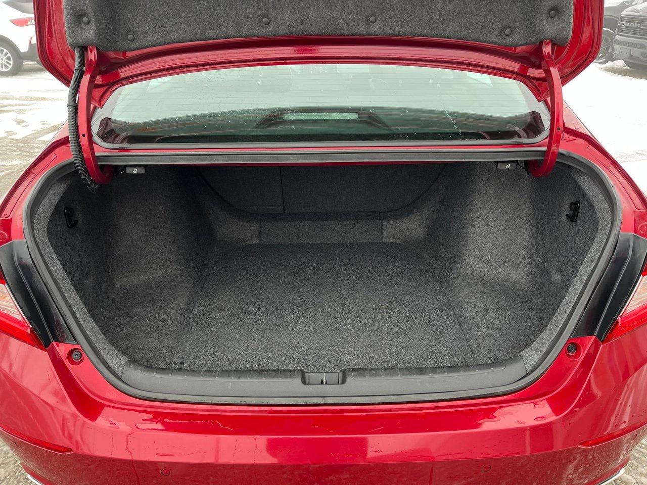 2018 Honda Accord Sedan Touring CVT Photo