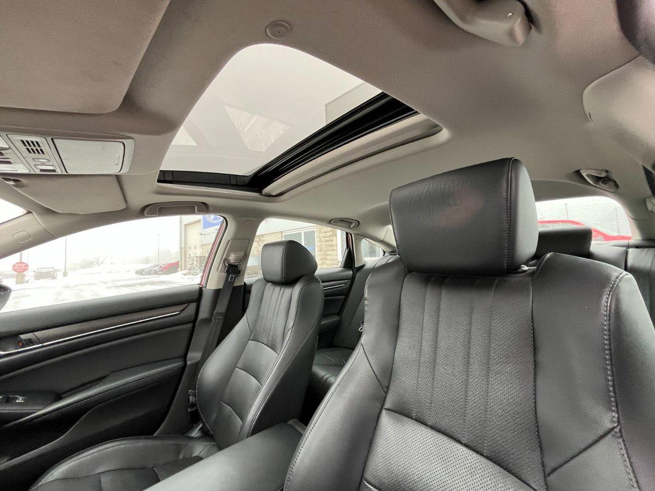 2018 Honda Accord Sedan Touring CVT Photo