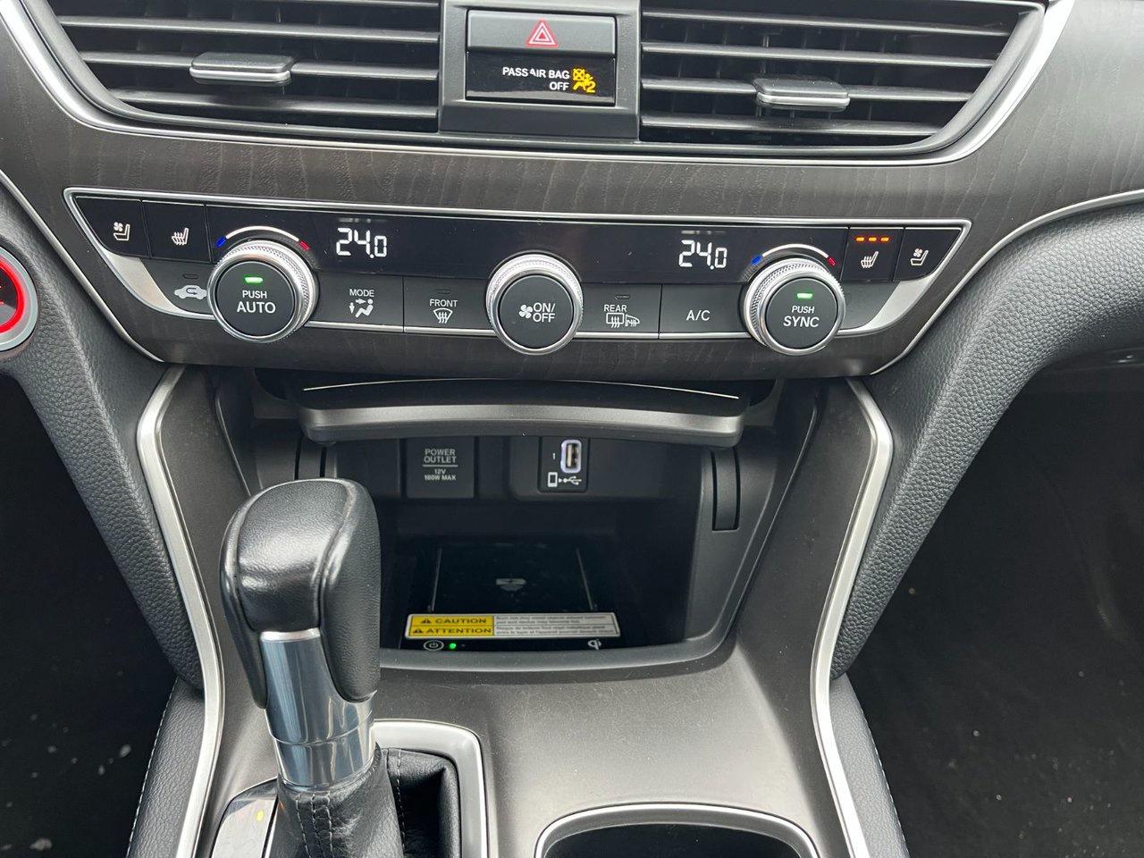 2018 Honda Accord Sedan Touring CVT Photo