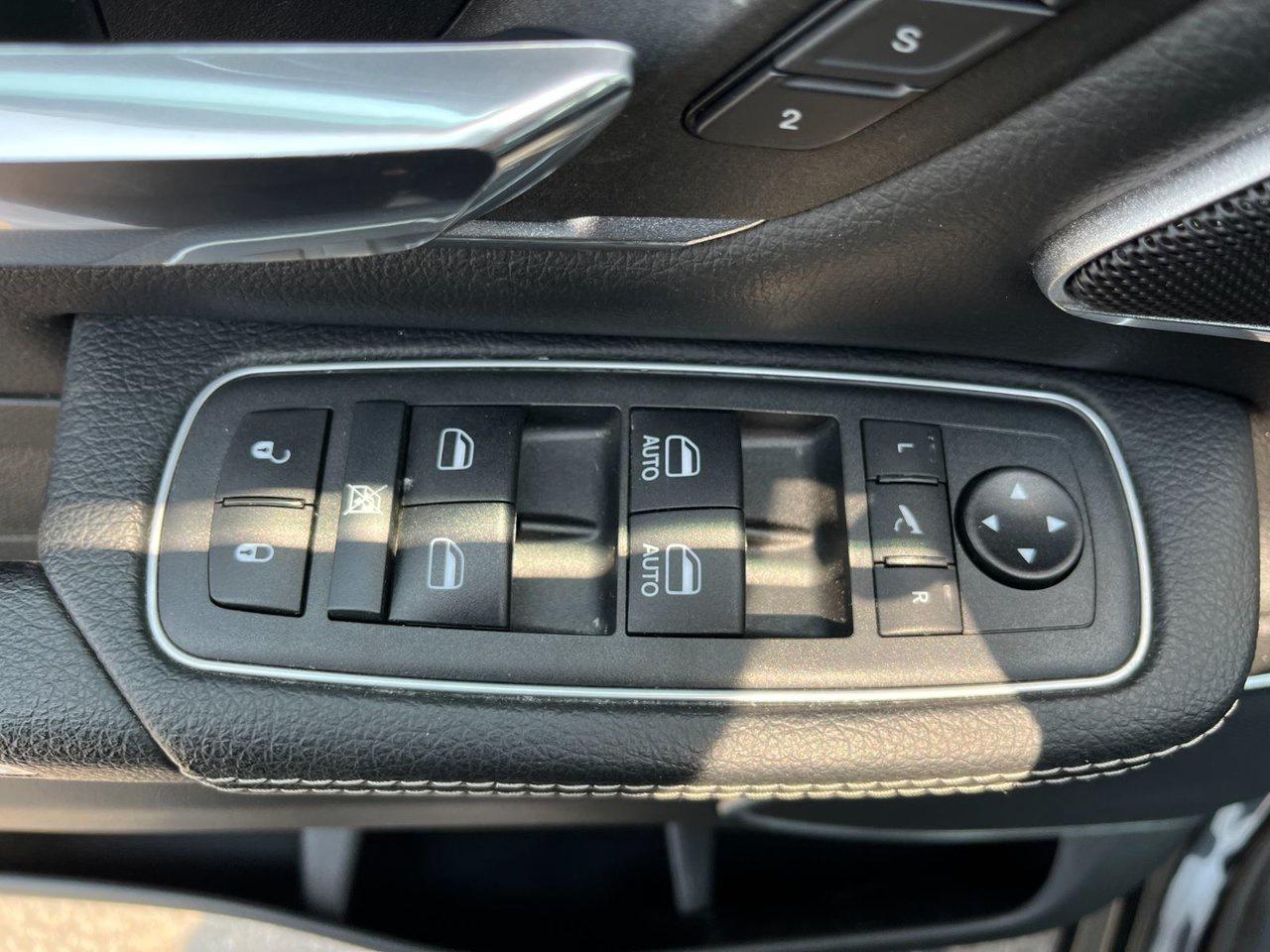 2022 RAM 1500 Laramie 4x4 Crew Cab 5'7 Box Photo