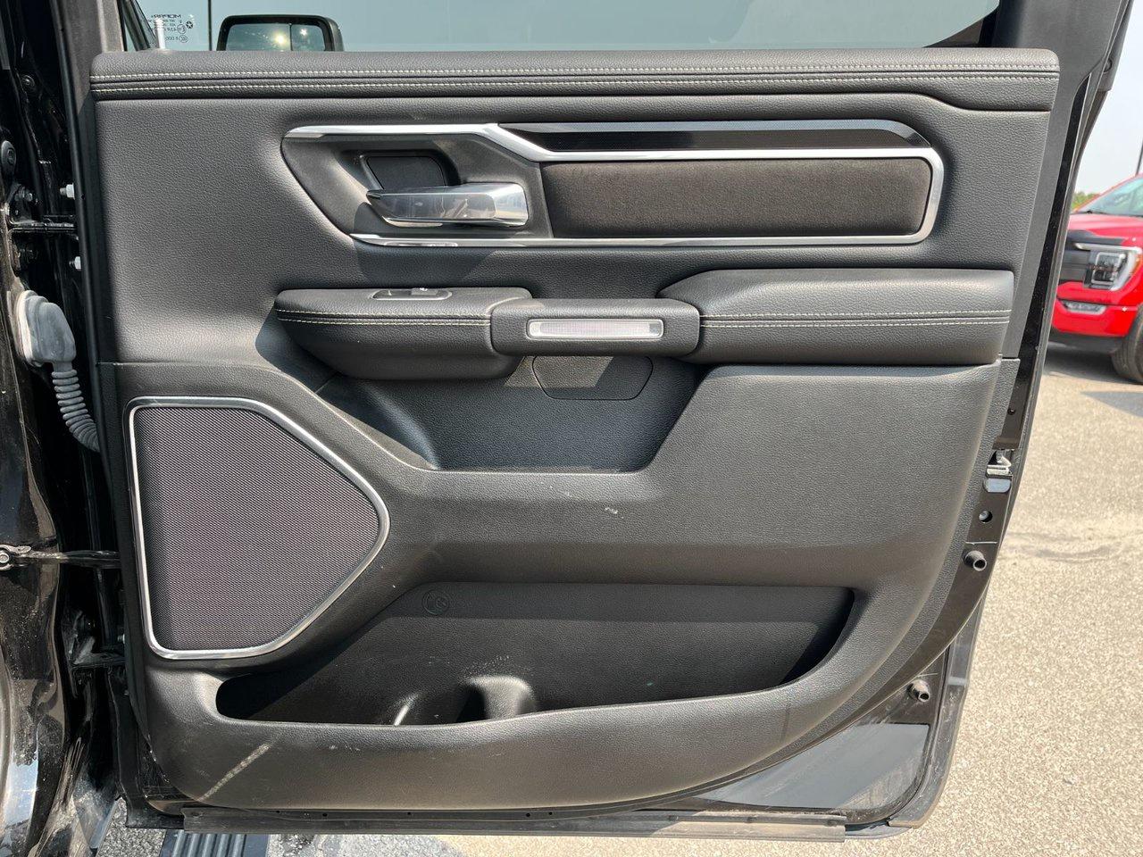 2022 RAM 1500 Laramie 4x4 Crew Cab 5'7 Box Photo