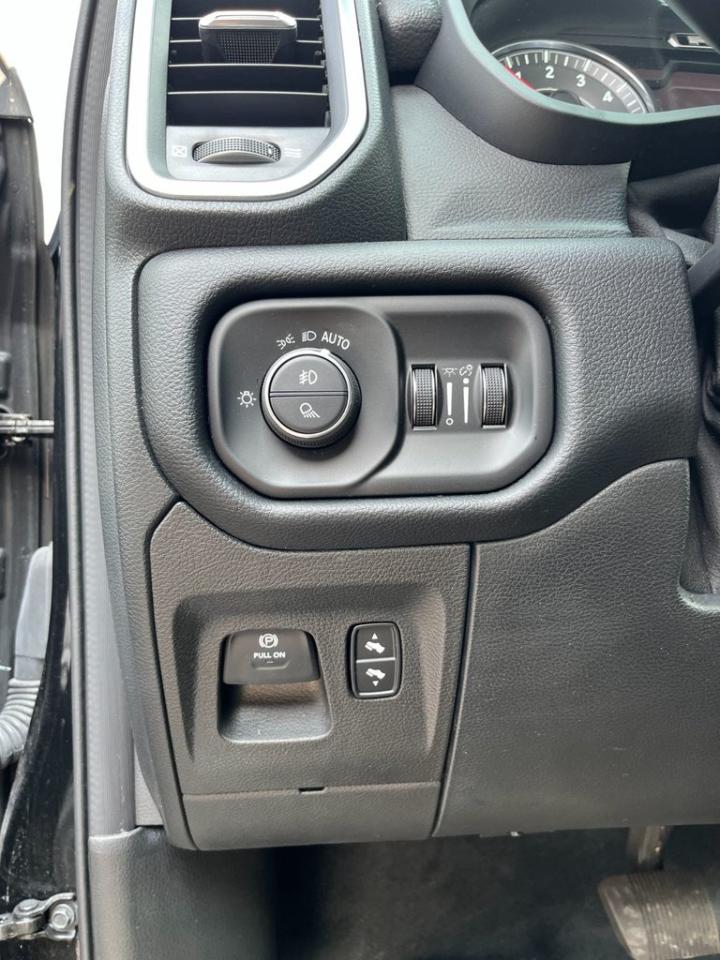 2022 RAM 1500 Laramie 4x4 Crew Cab 5'7 Box Photo