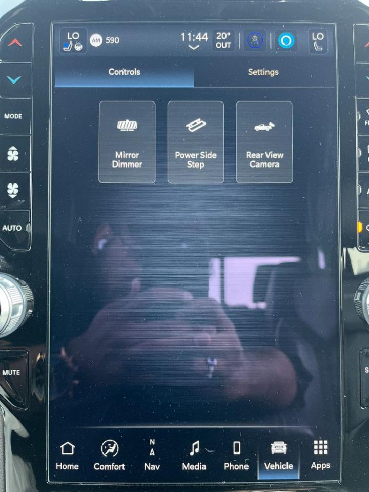 2022 RAM 1500 Laramie 4x4 Crew Cab 5'7 Box Photo