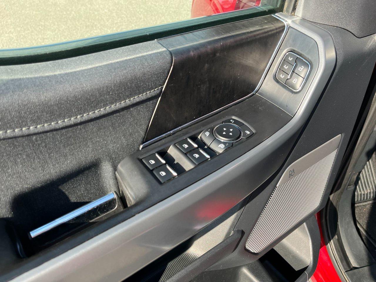 2023 Ford F-150 LARIAT 4WD Super Crew 5.5 Box Photo