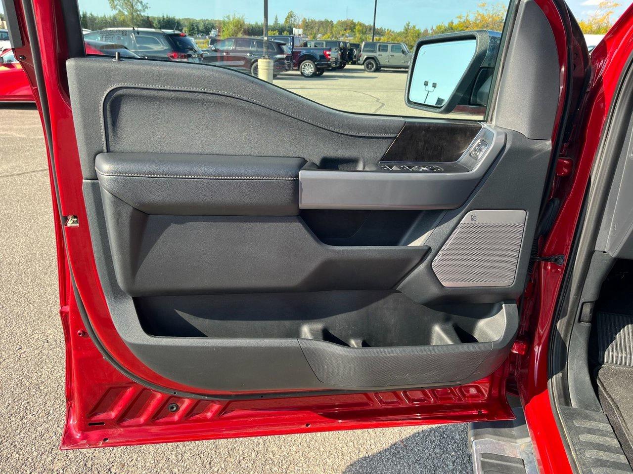 2023 Ford F-150 LARIAT 4WD Super Crew 5.5 Box Photo