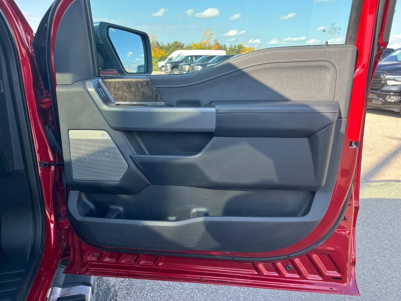 2023 Ford F-150 LARIAT 4WD Super Crew 5.5 Box Photo