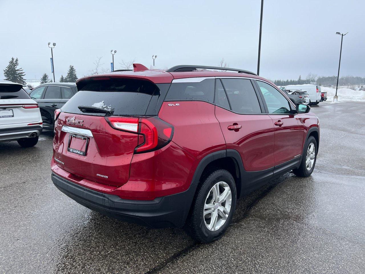 2024 GMC Terrain AWD 4DR SLE Photo