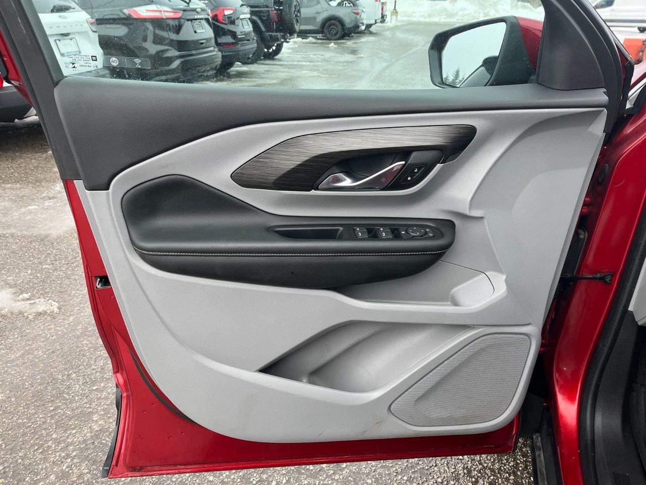 2024 GMC Terrain AWD 4DR SLE Photo