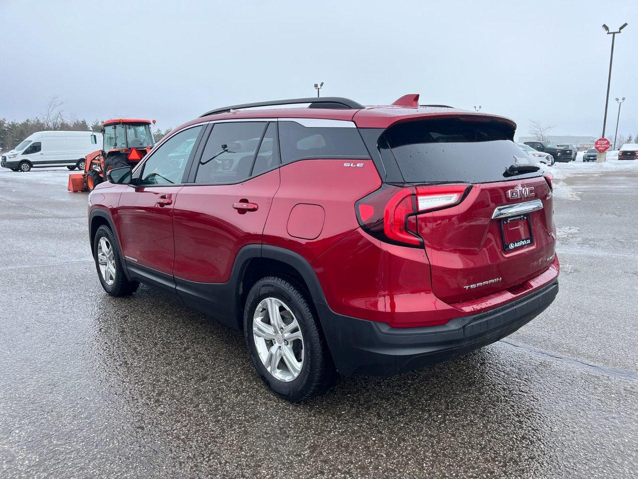 2024 GMC Terrain AWD 4DR SLE Photo