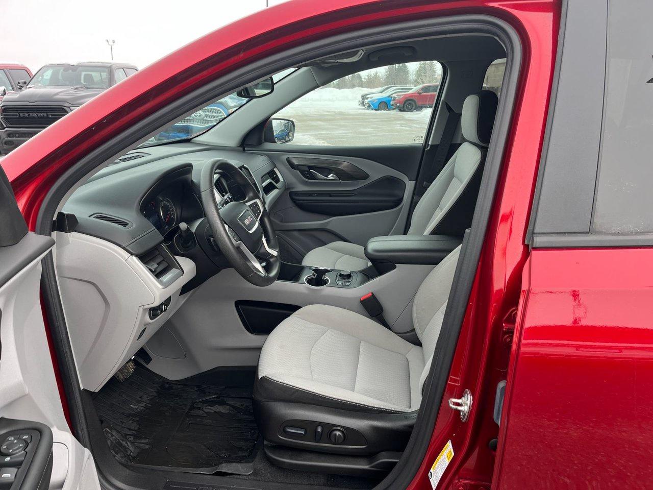 2024 GMC Terrain AWD 4DR SLE Photo