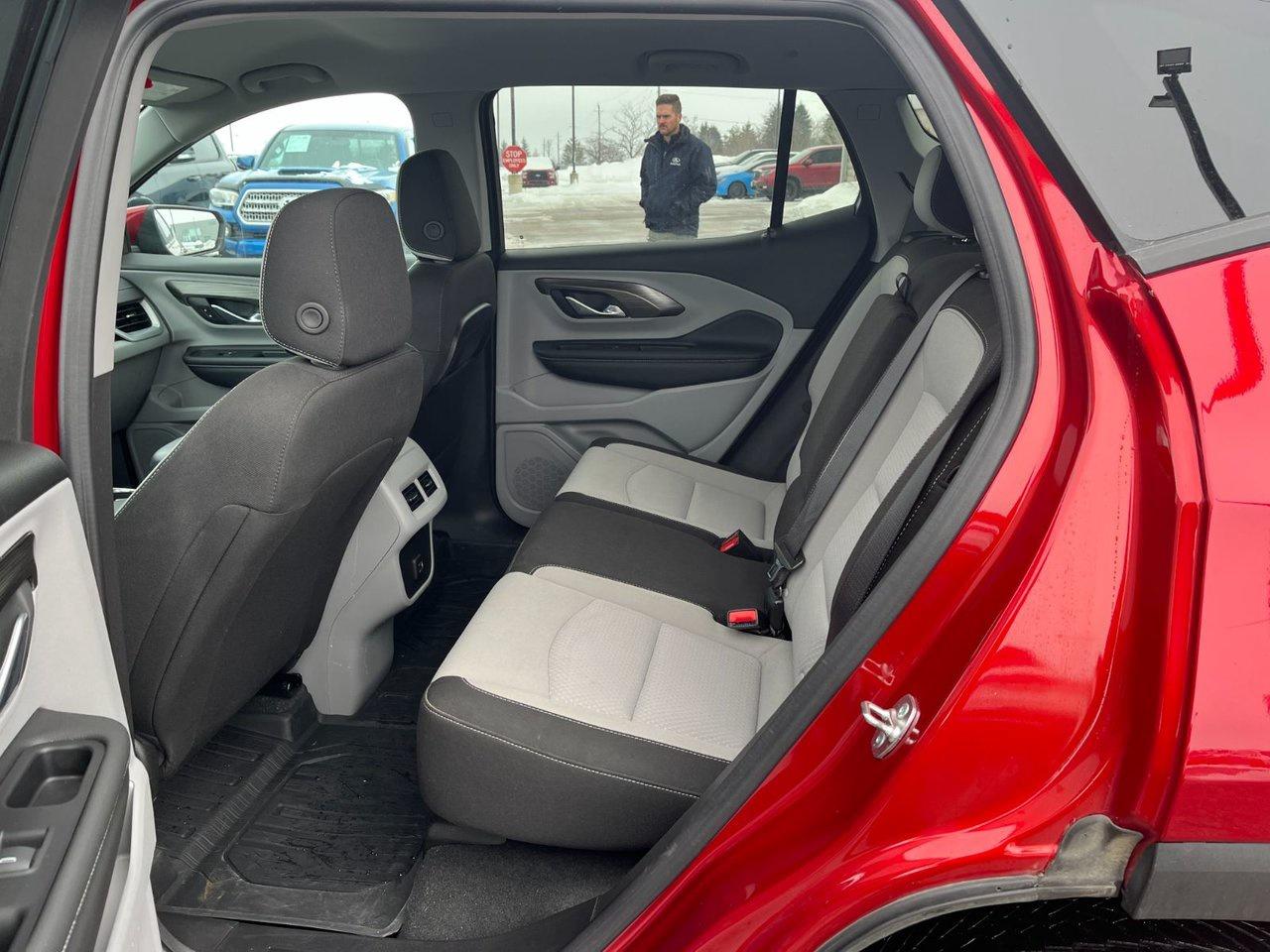 2024 GMC Terrain AWD 4DR SLE Photo