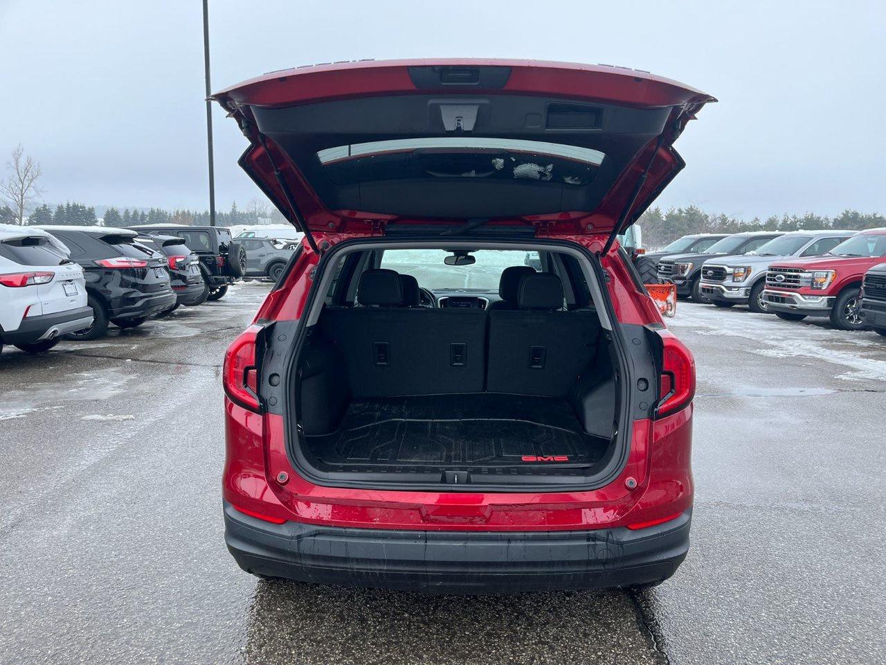 2024 GMC Terrain AWD 4DR SLE Photo