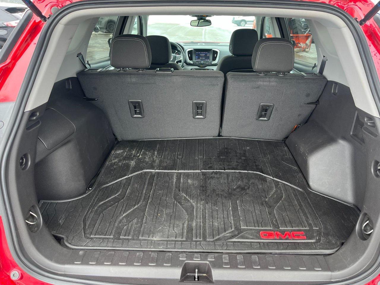 2024 GMC Terrain AWD 4DR SLE Photo