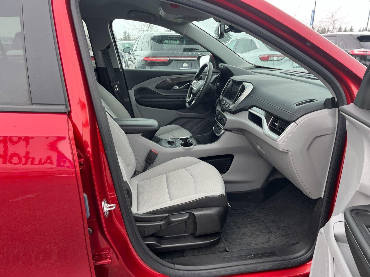 2024 GMC Terrain AWD 4DR SLE Photo