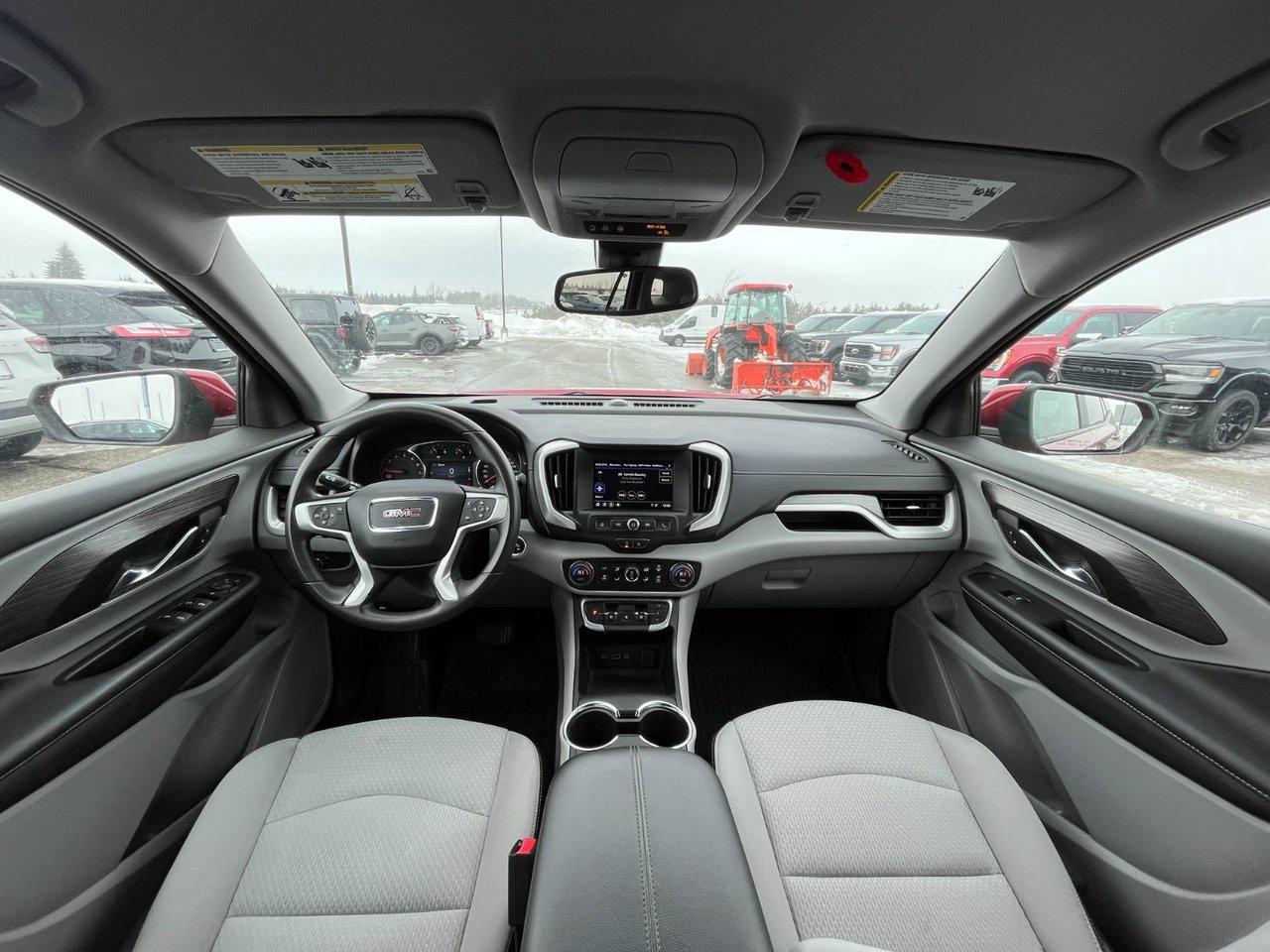 2024 GMC Terrain AWD 4DR SLE Photo