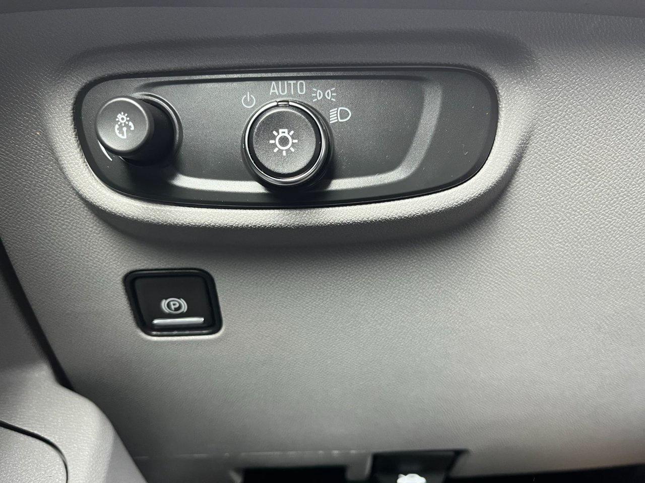 2024 GMC Terrain AWD 4DR SLE Photo