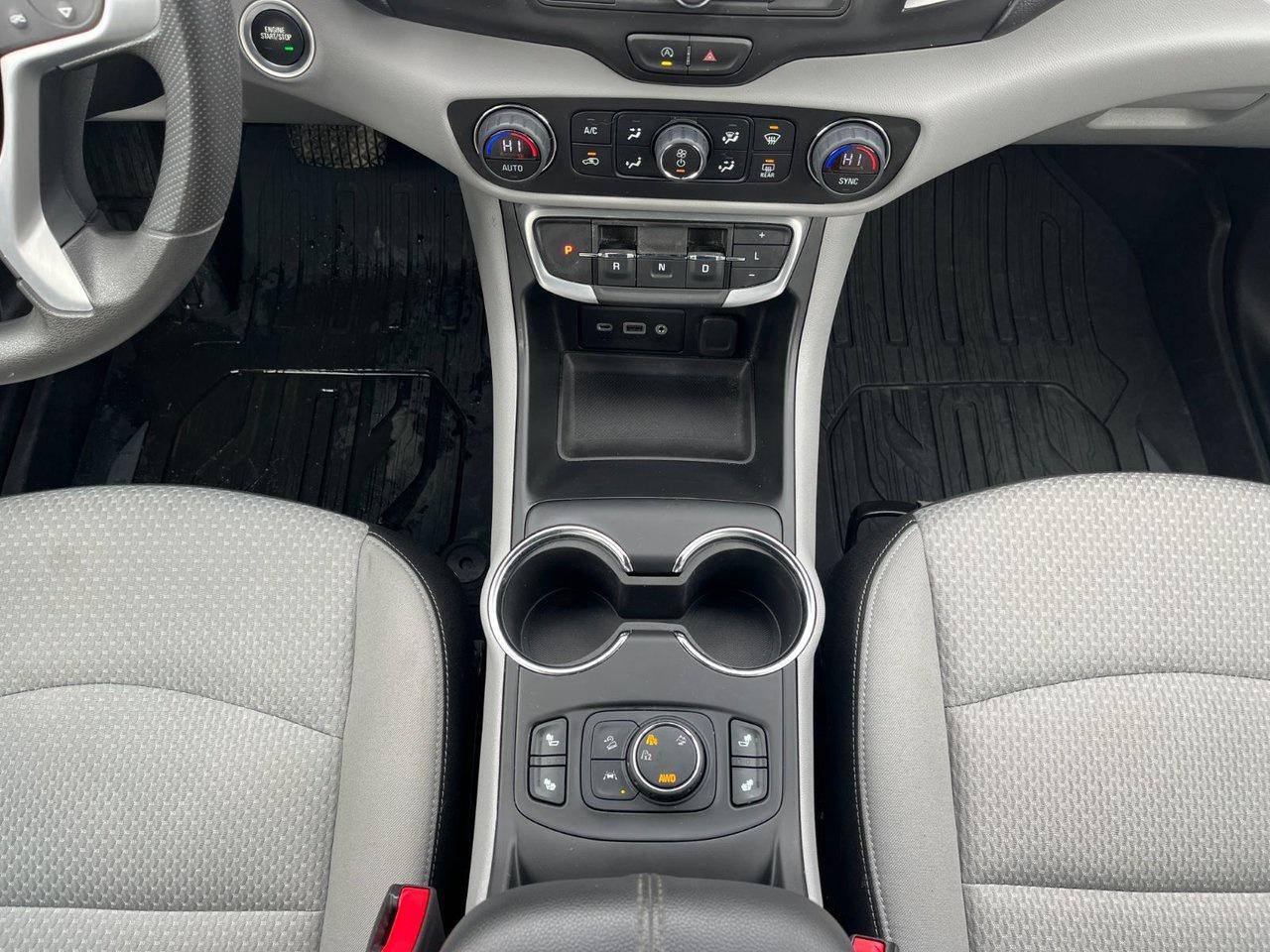 2024 GMC Terrain AWD 4DR SLE Photo