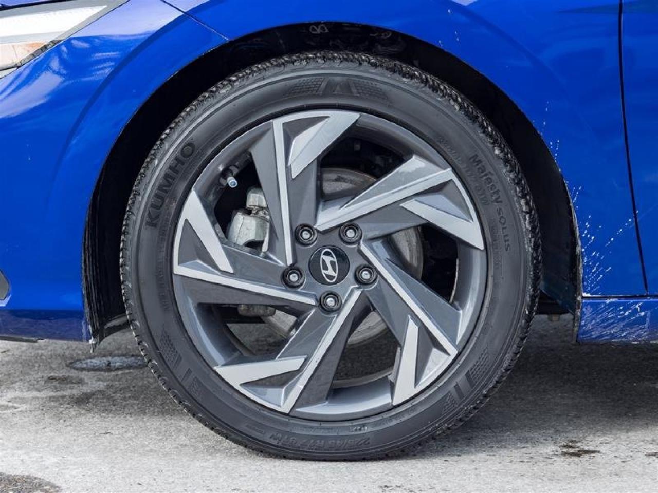 2024 Hyundai Elantra Preferred Photo3