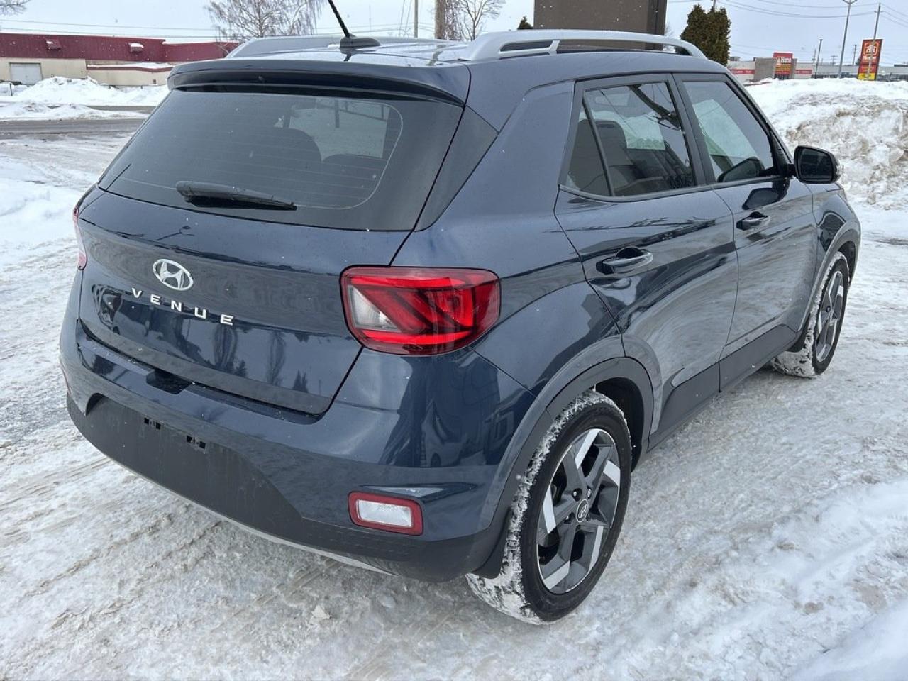 2023 Hyundai Venue Ultimate Photo