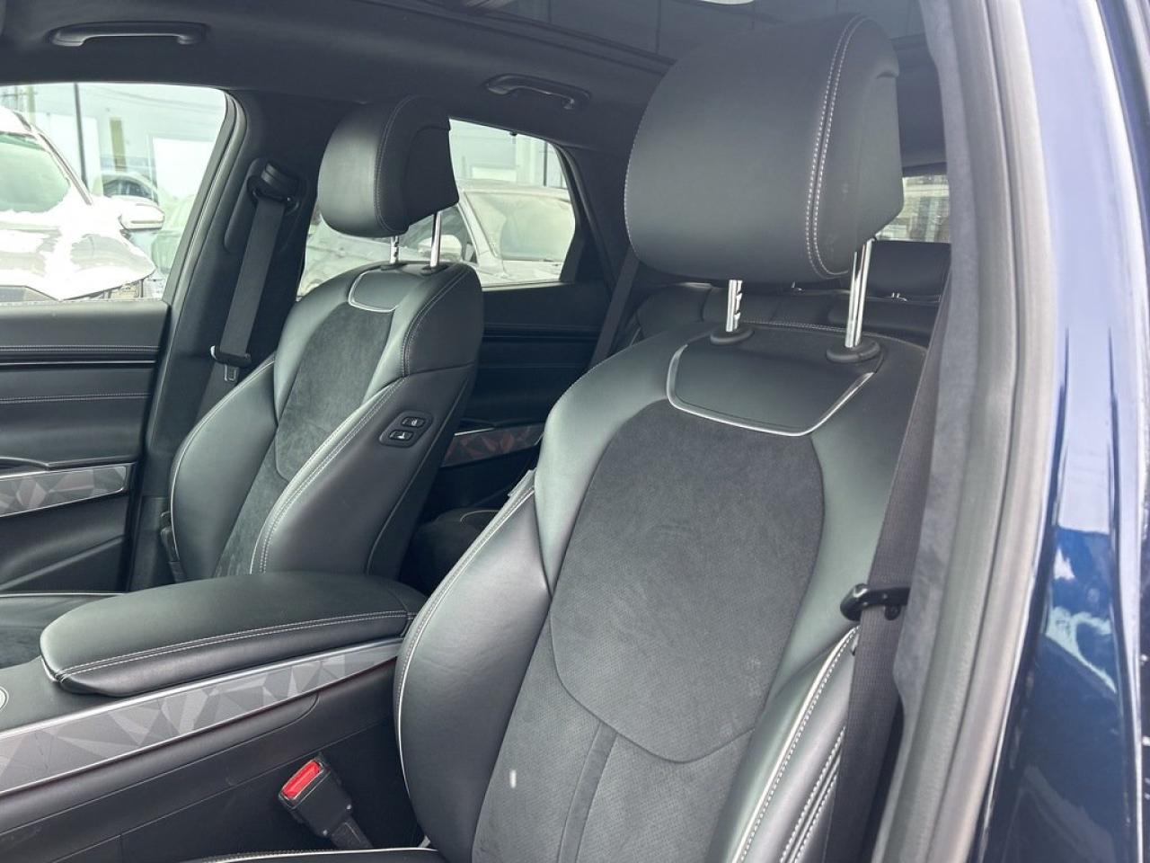 2022 Genesis GV70 2.5T Prestige Photo