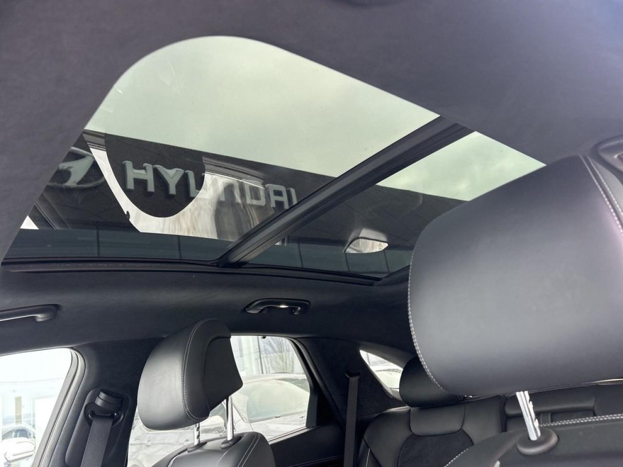 2022 Genesis GV70 2.5T Prestige Photo