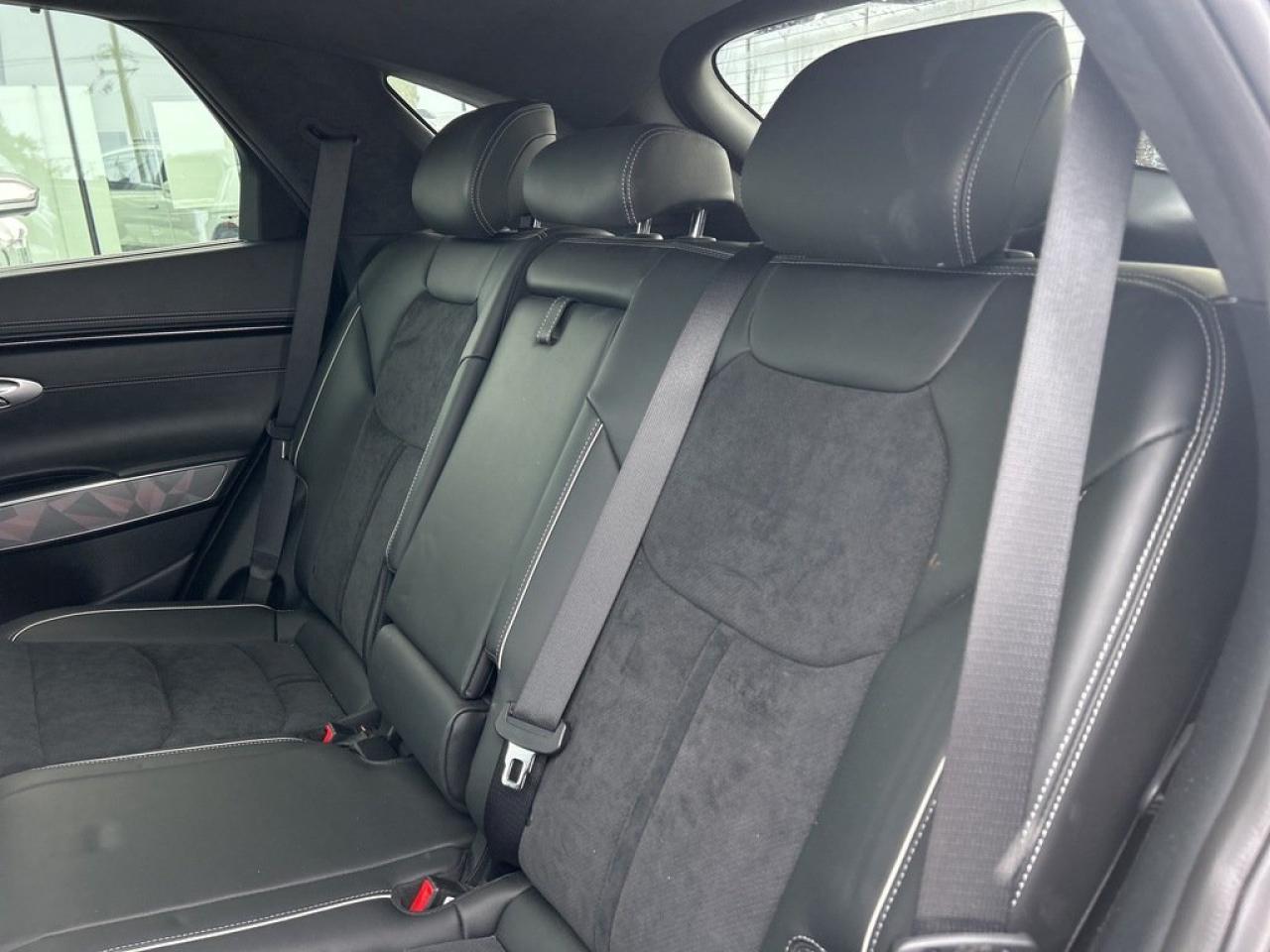 2022 Genesis GV70 2.5T Prestige Photo