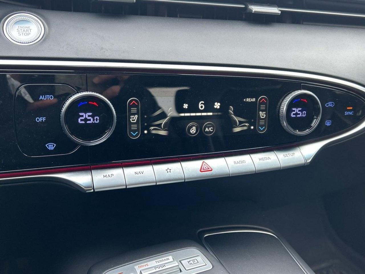 2022 Genesis GV70 2.5T Prestige Photo