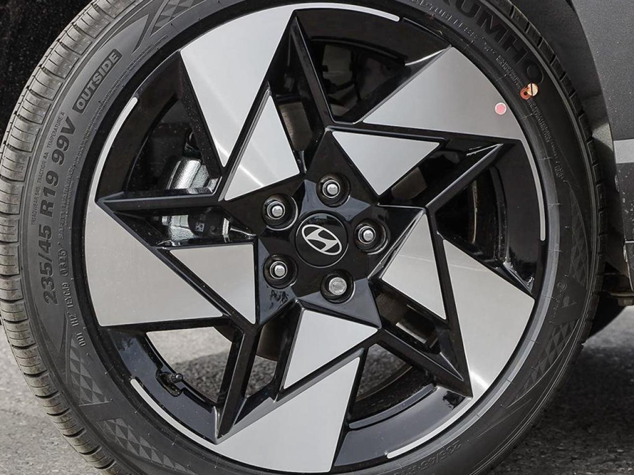 2025 Hyundai KONA Preferred Sport Photo