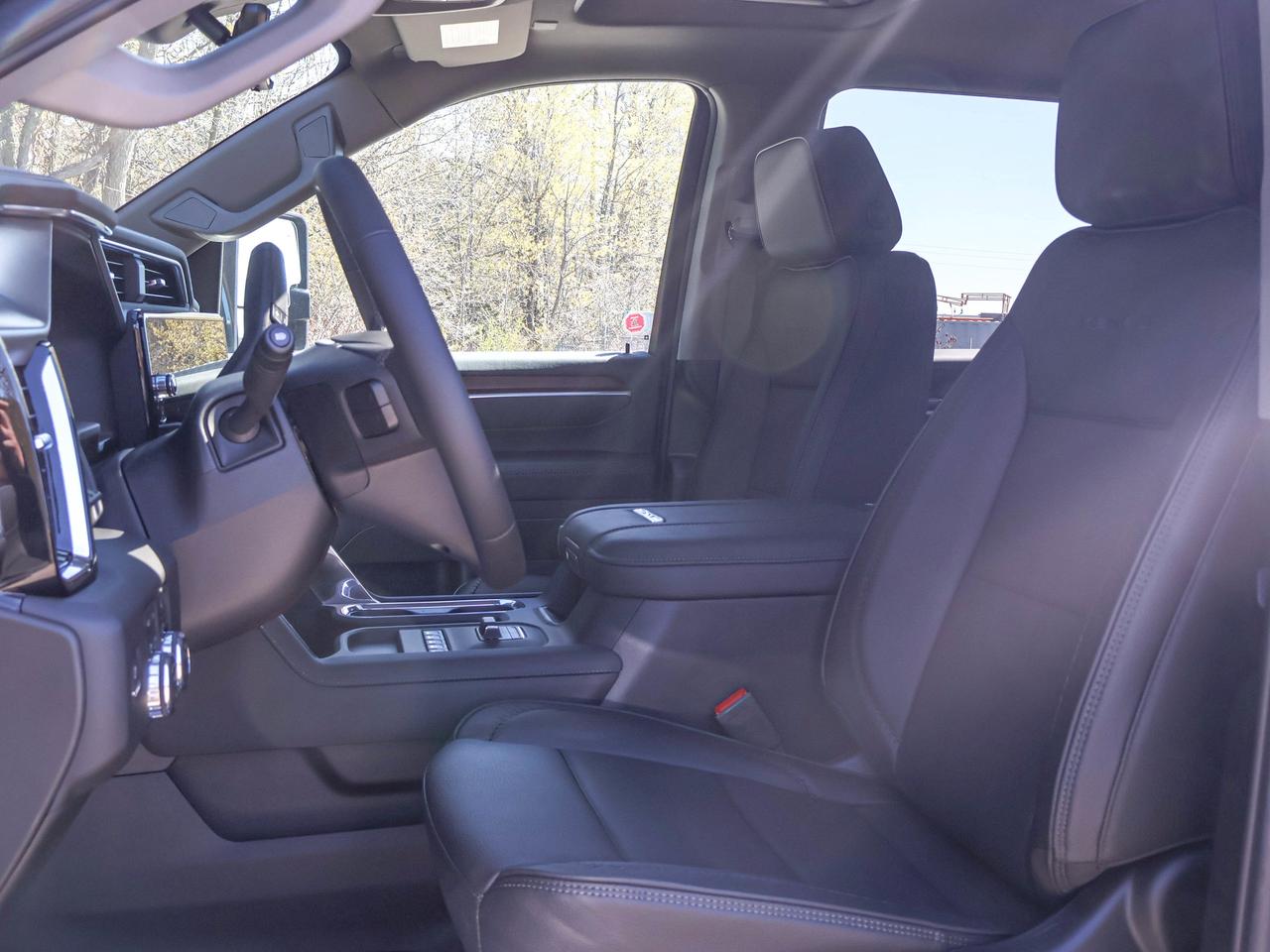 2025 GMC Sierra 3500HD Denali Photo