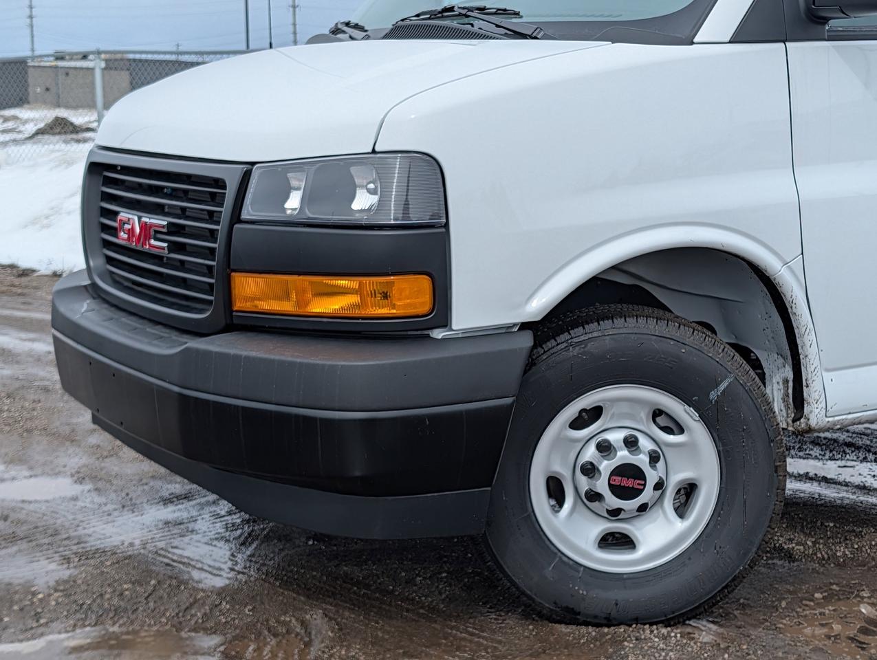 2025 GMC Savana Cargo Van  Photo2