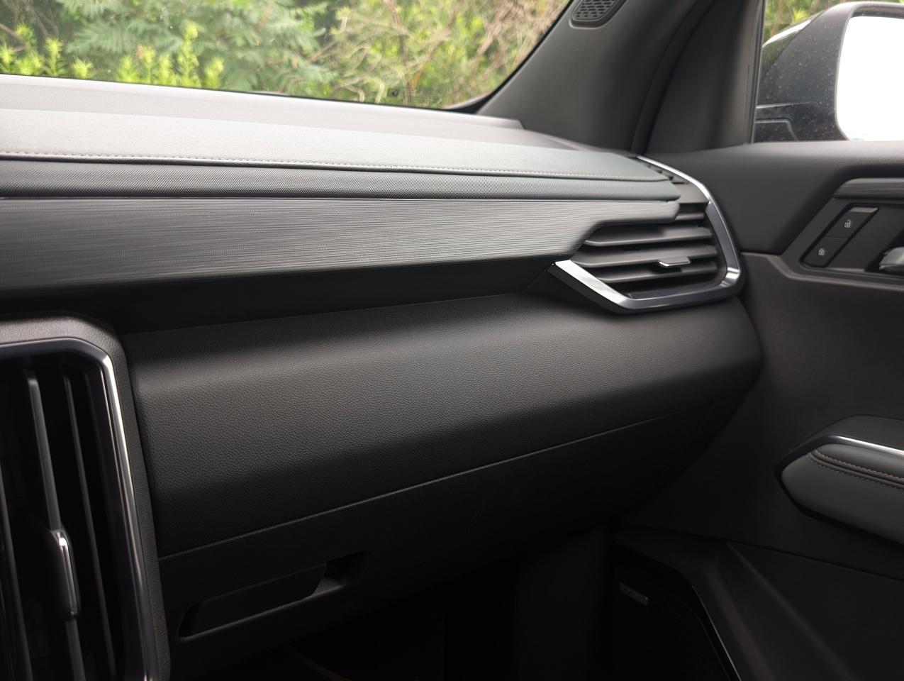 2025 GMC Acadia AT4 Photo