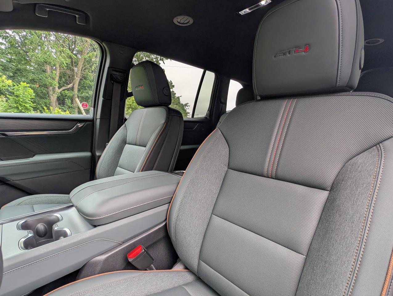 2025 GMC Acadia AT4 Photo