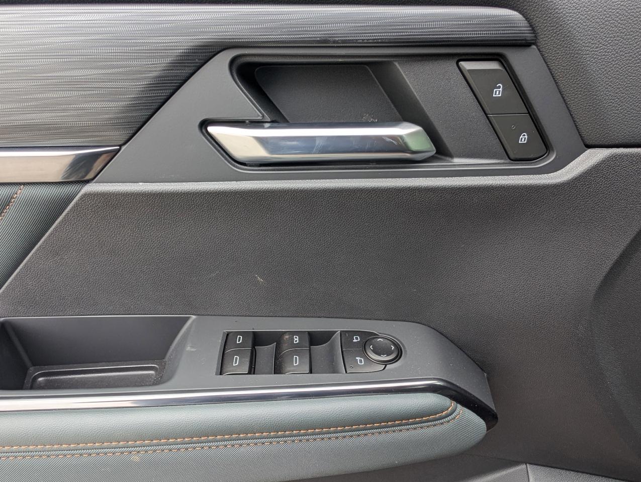 2025 GMC Acadia AT4 Photo