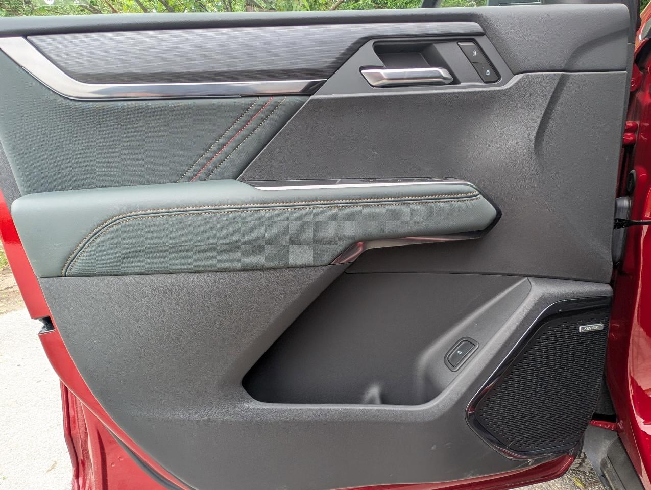 2025 GMC Acadia AT4 Photo