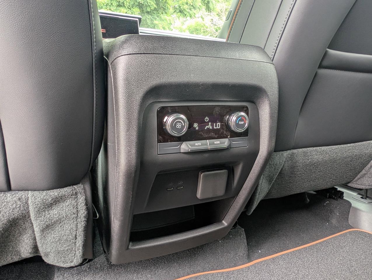 2025 GMC Acadia AT4 Photo