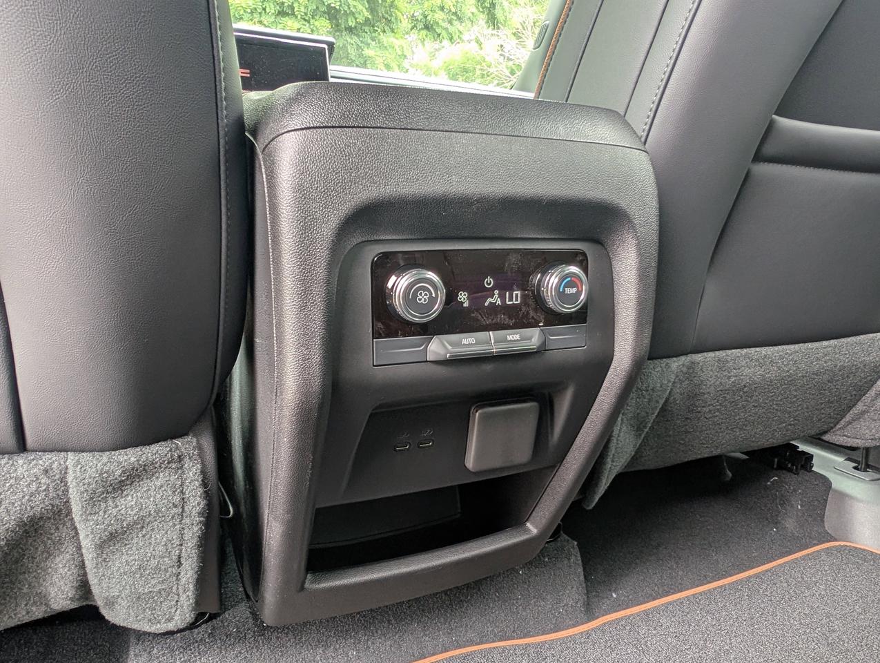 2025 GMC Acadia AT4 Photo