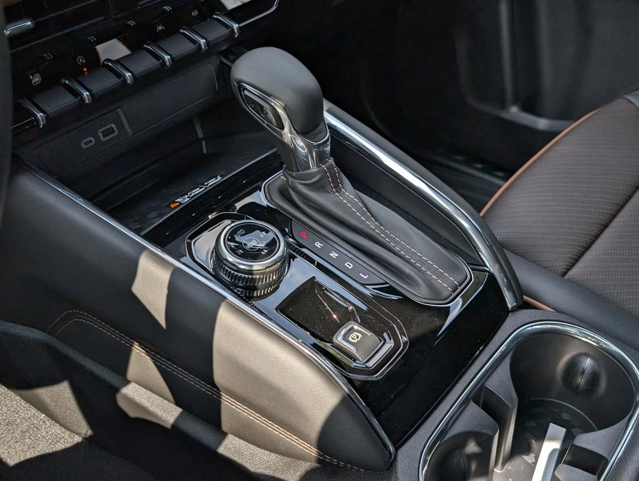 2026 GMC Canyon AT4 Photo