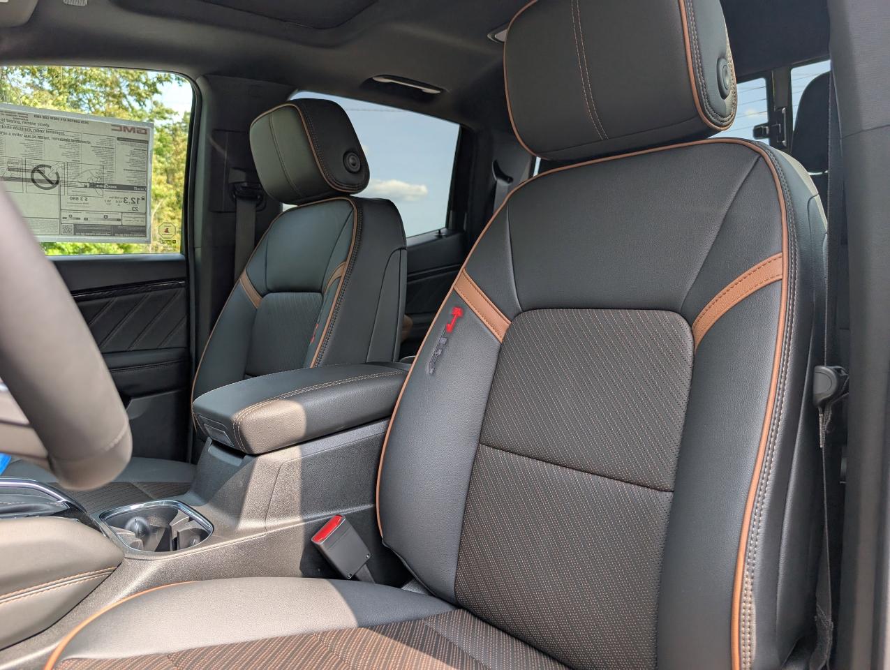 2026 GMC Canyon AT4 Photo