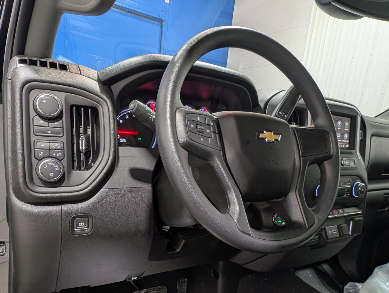 2025 Chevrolet SILVERADO 2500HD Work Truck Photo