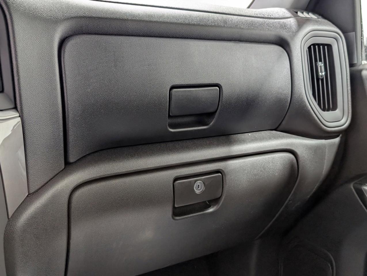 2025 Chevrolet SILVERADO 2500HD Work Truck Photo